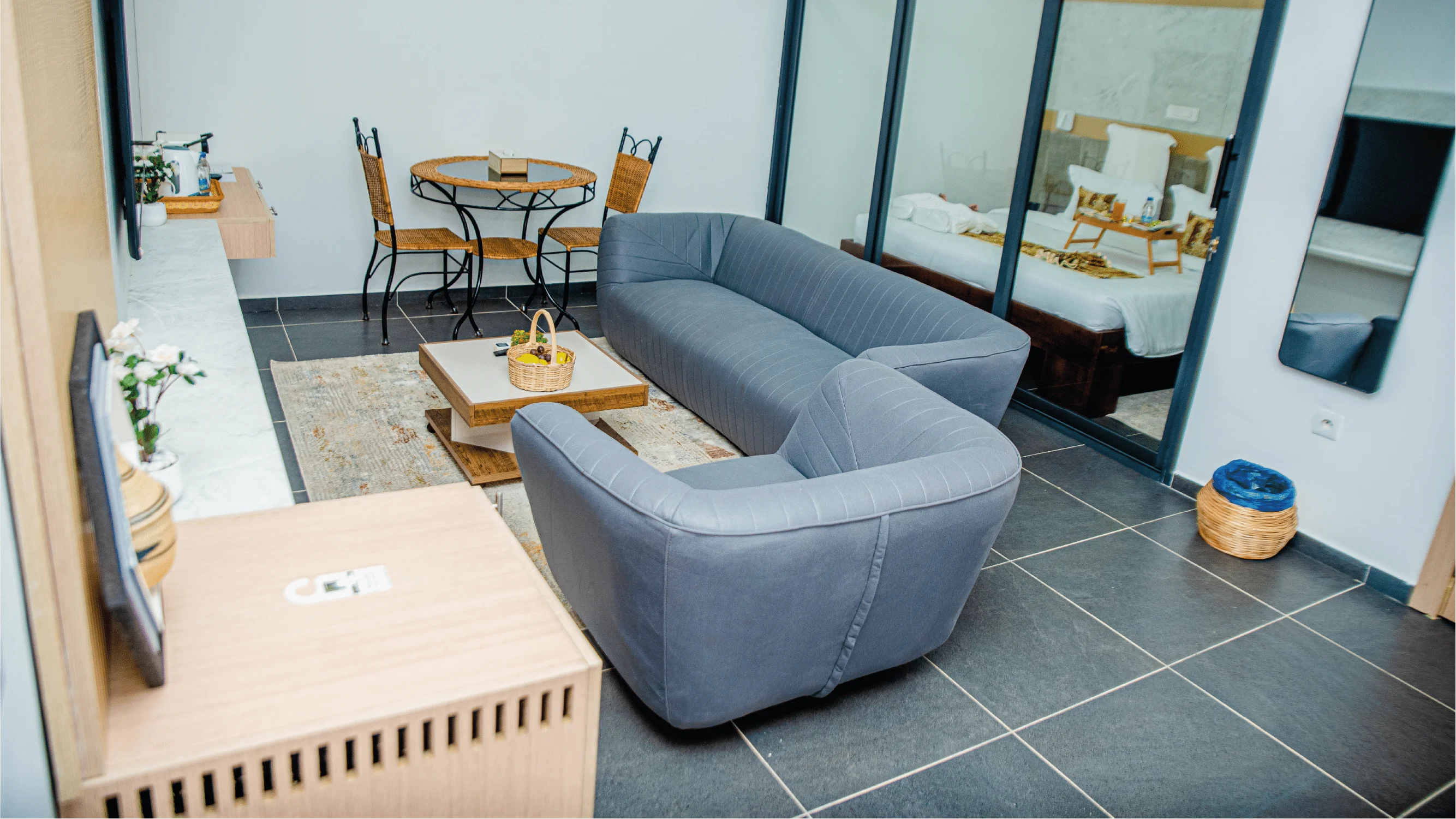 Mini suite yakro 3
